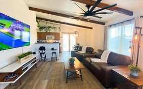 Peaceful, 3Br+King Home W/Bbq, Fire Pit & Huge Tv!